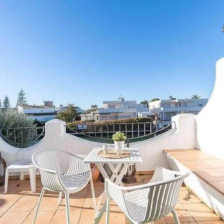 2027 Casa De Pescador Con 3 Habitaciones, Piscina Y Amarre By Homeselectspain Holiday home *