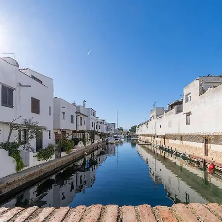 2027 Casa De Pescador Con 3 Habitaciones, Piscina Y Amarre By Homeselectspain * エンプリアブラバ