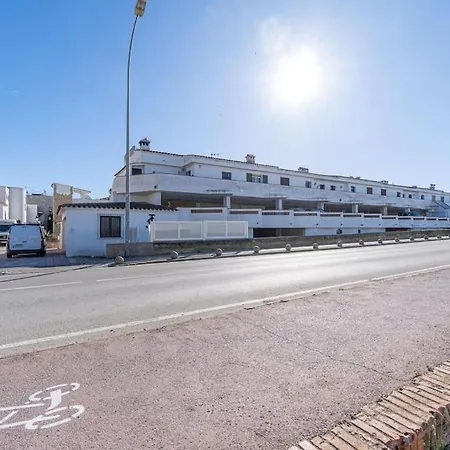 Holiday home 2027 Casa De Pescador Con 3 Habitaciones, Piscina Y Amarre By Homeselectspain Empuriabrava