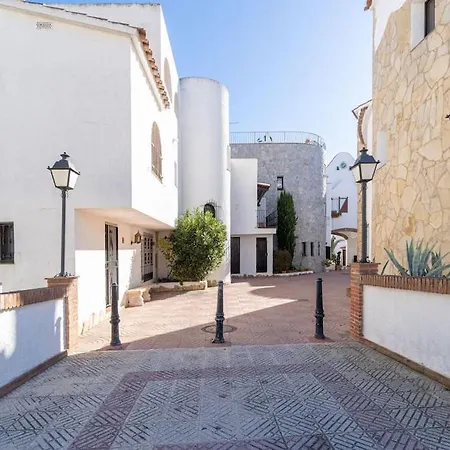 2027 Casa De Pescador Con 3 Habitaciones, Piscina Y Amarre By Homeselectspain * Empuriabrava