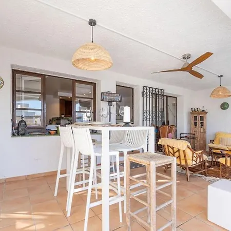 Holiday home 2027 Casa De Pescador Con 3 Habitaciones, Piscina Y Amarre By Homeselectspain *