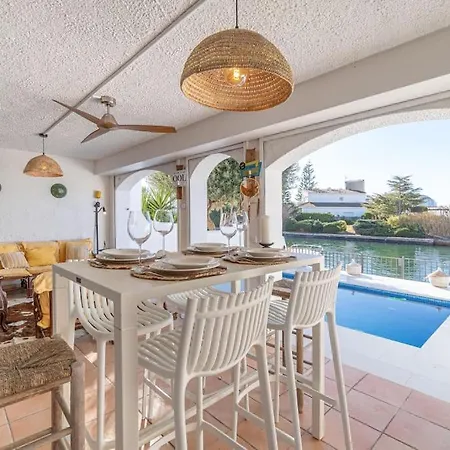 2027 Casa De Pescador Con 3 Habitaciones, Piscina Y Amarre By Homeselectspain Holiday home