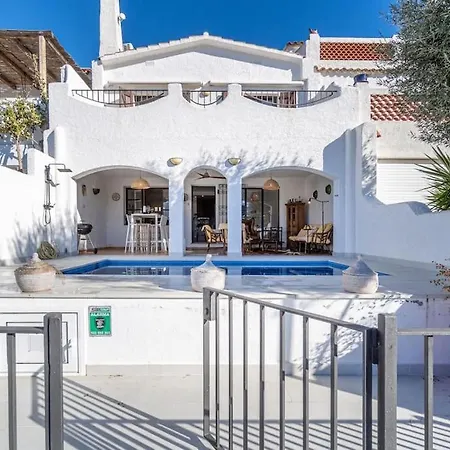 2027 Casa De Pescador Con 3 Habitaciones, Piscina Y Amarre By Homeselectspain エンプリアブラバ