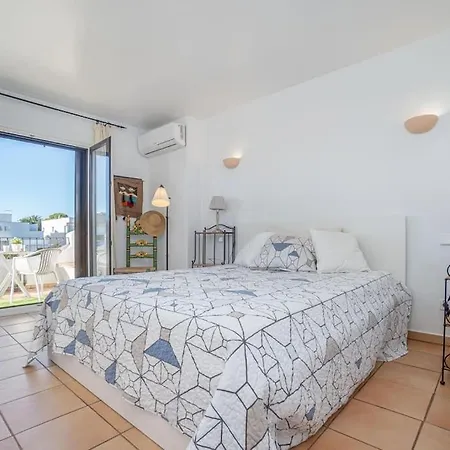 Holiday home 2027 Casa De Pescador Con 3 Habitaciones, Piscina Y Amarre By Homeselectspain *